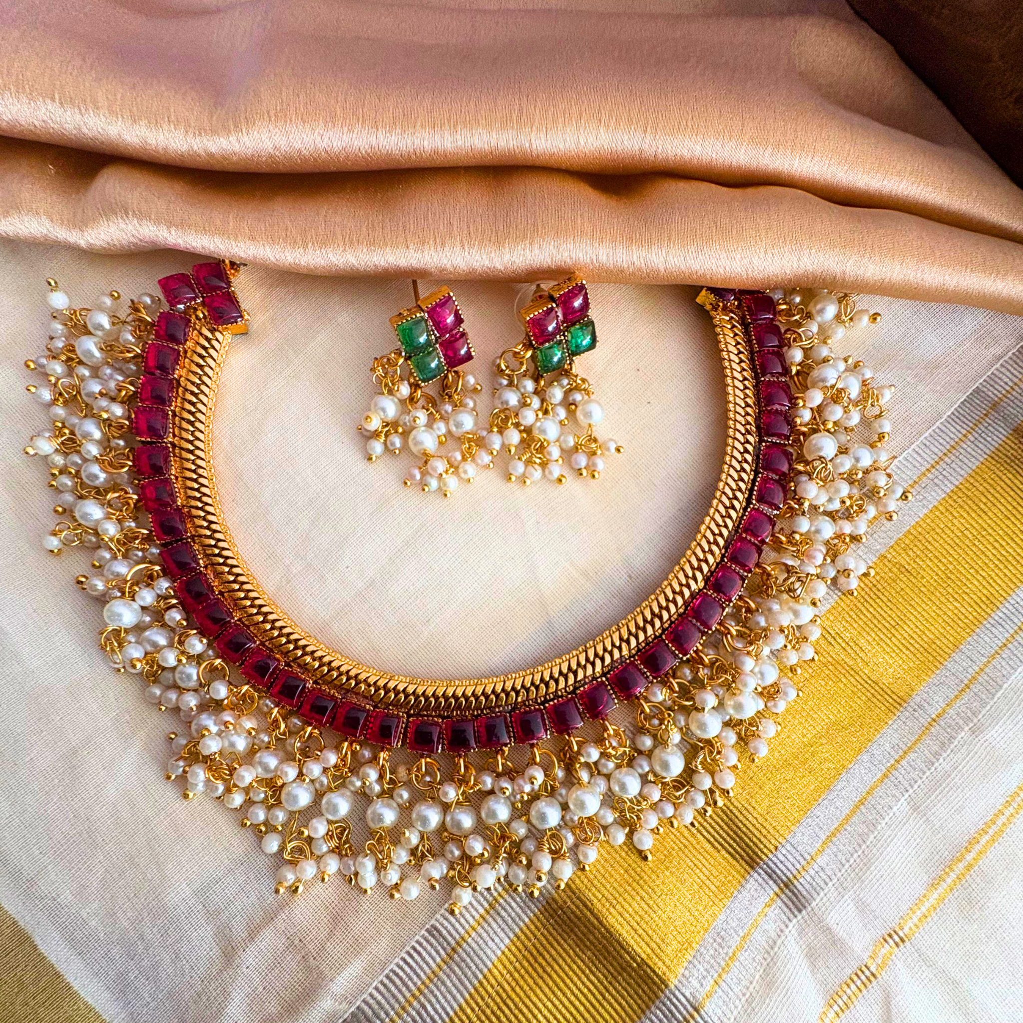 Reversible Kemp Stone Guttapusalu Necklace Set