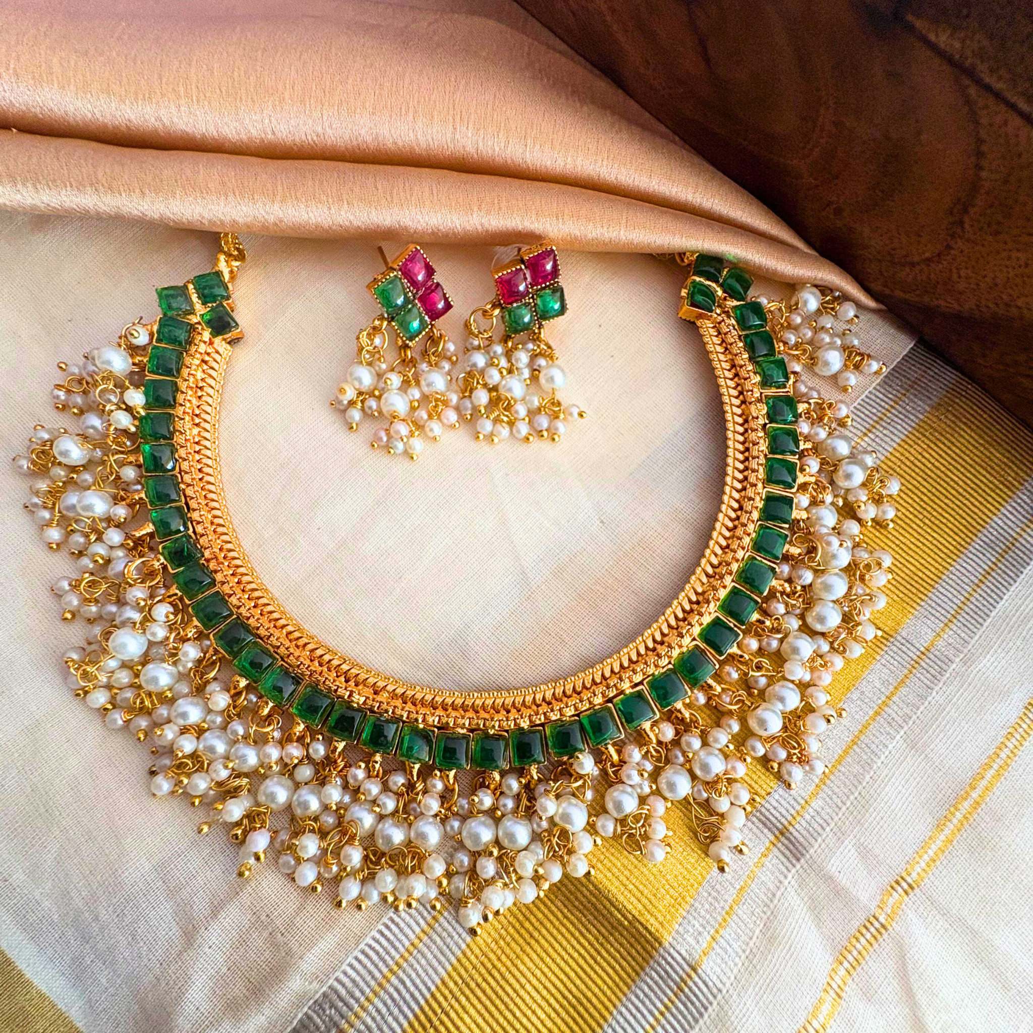 Reversible Kemp Stone Guttapusalu Necklace Set