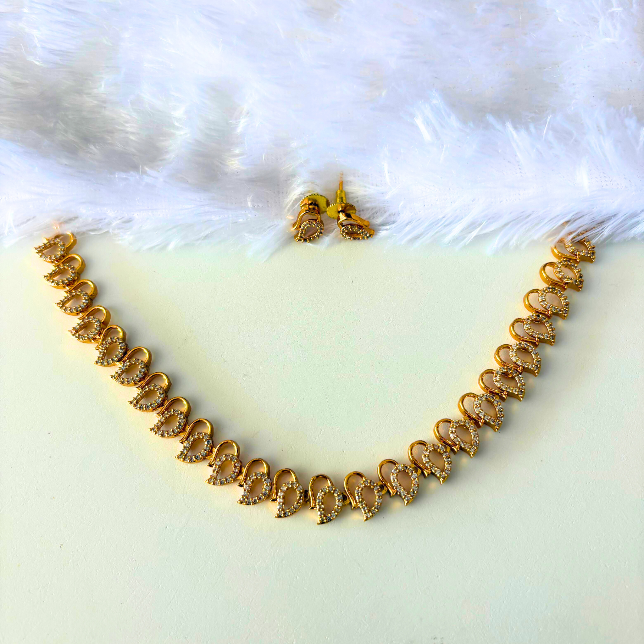 Mango-Leaf Stone Necklace Set